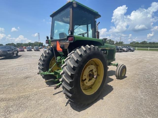 Image of John Deere 4240 equipment image 2