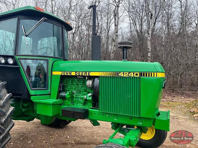 Image of John Deere 4240 equipment image 3