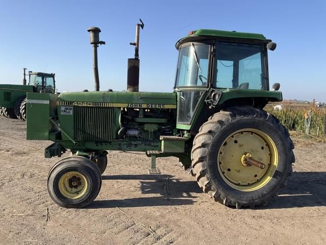 Image of John Deere 4240 equipment image 4