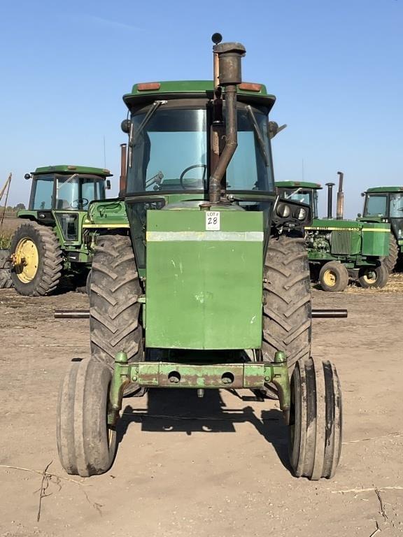 Image of John Deere 4240 equipment image 2