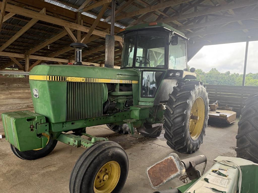 Image of John Deere 4240 Primary Image