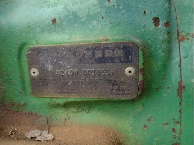 Image of John Deere 4240 equipment image 4