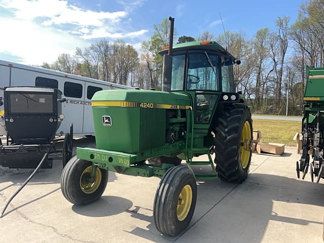 Image of John Deere 4240 equipment image 2
