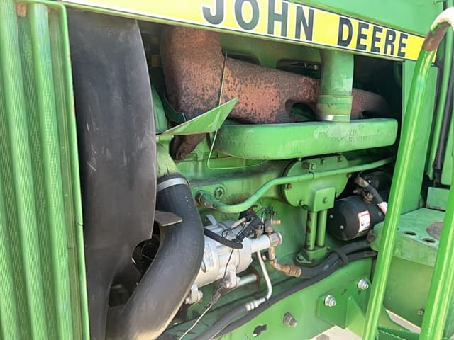 Image of John Deere 4240 equipment image 4