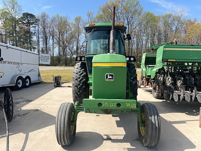 Image of John Deere 4240 equipment image 1
