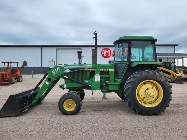 Image of John Deere 4240 equipment image 4