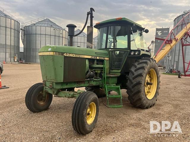 Image of John Deere 4240 equipment image 1