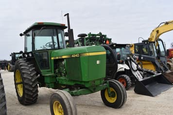 Main image John Deere 4240