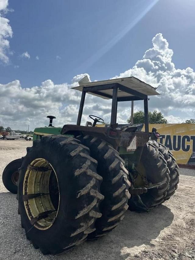 Image of John Deere 4240 equipment image 1