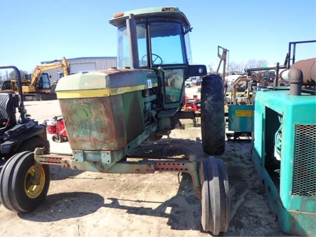 Image of John Deere 4240 equipment image 1