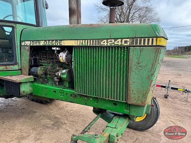Image of John Deere 4240 equipment image 3