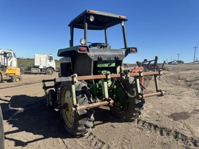 Image of John Deere 4240 equipment image 1