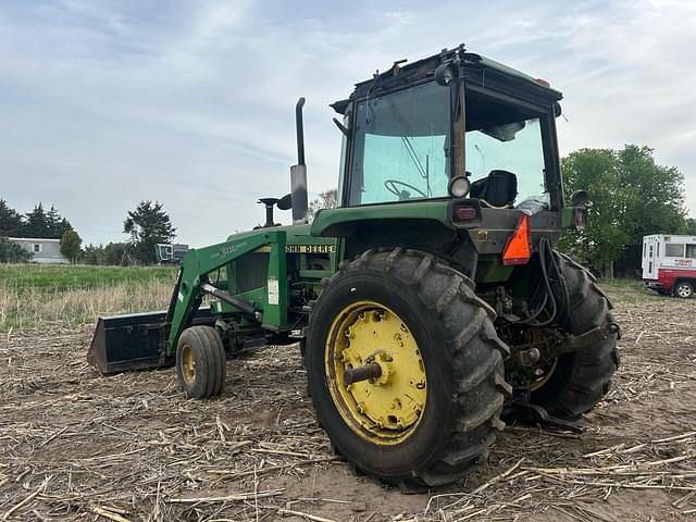 Image of John Deere 4240 equipment image 3