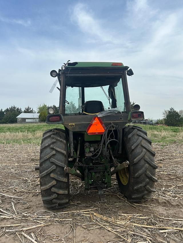 Image of John Deere 4240 equipment image 4