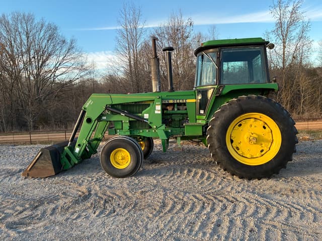 Image of John Deere 4240 equipment image 2