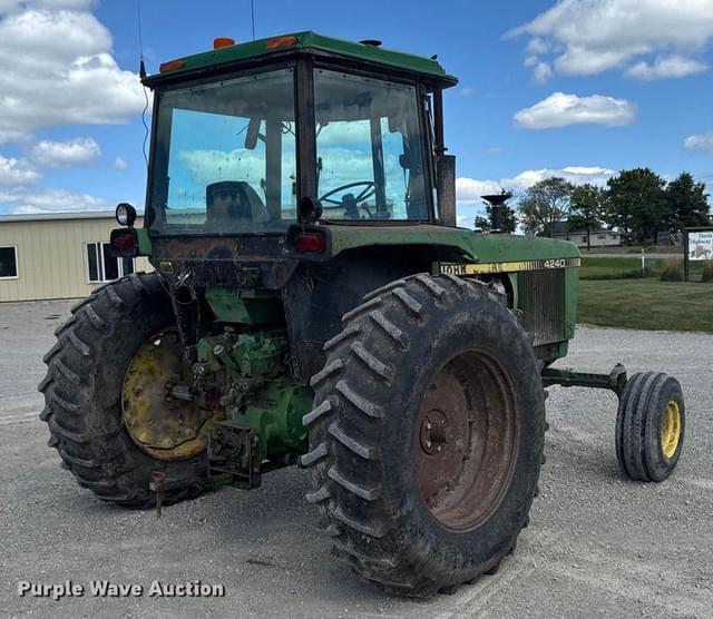 Image of John Deere 4240 equipment image 4