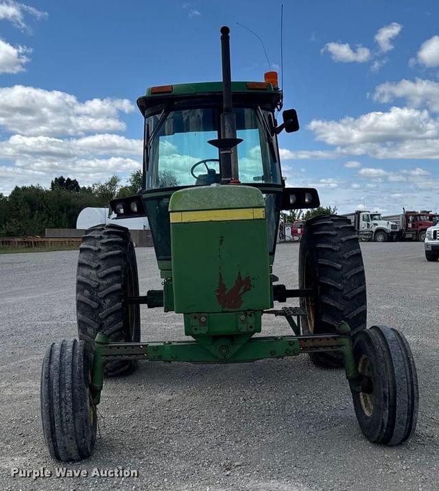 Image of John Deere 4240 equipment image 1