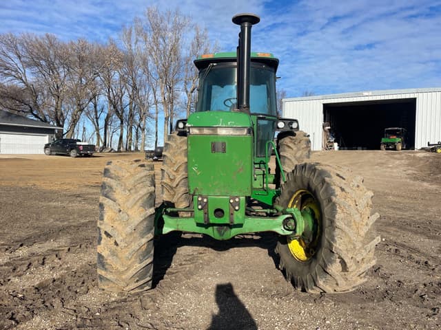 Image of John Deere 4240S equipment image 1