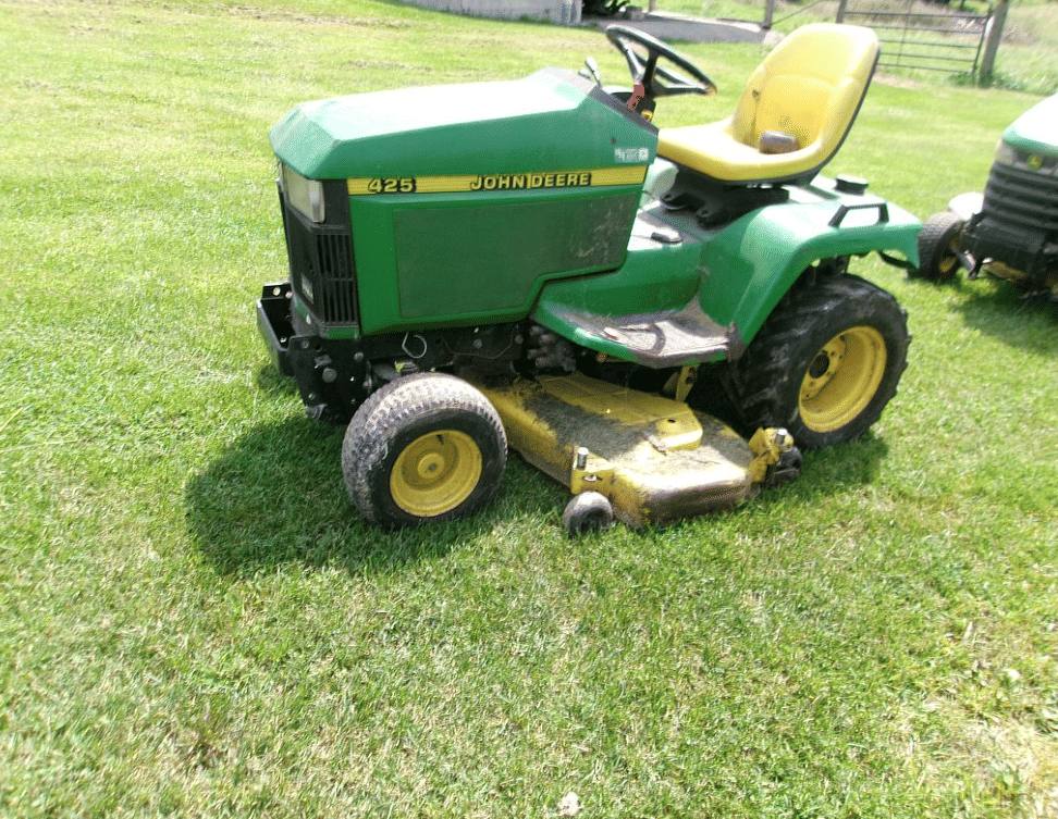 Image of John Deere 425 Primary Image