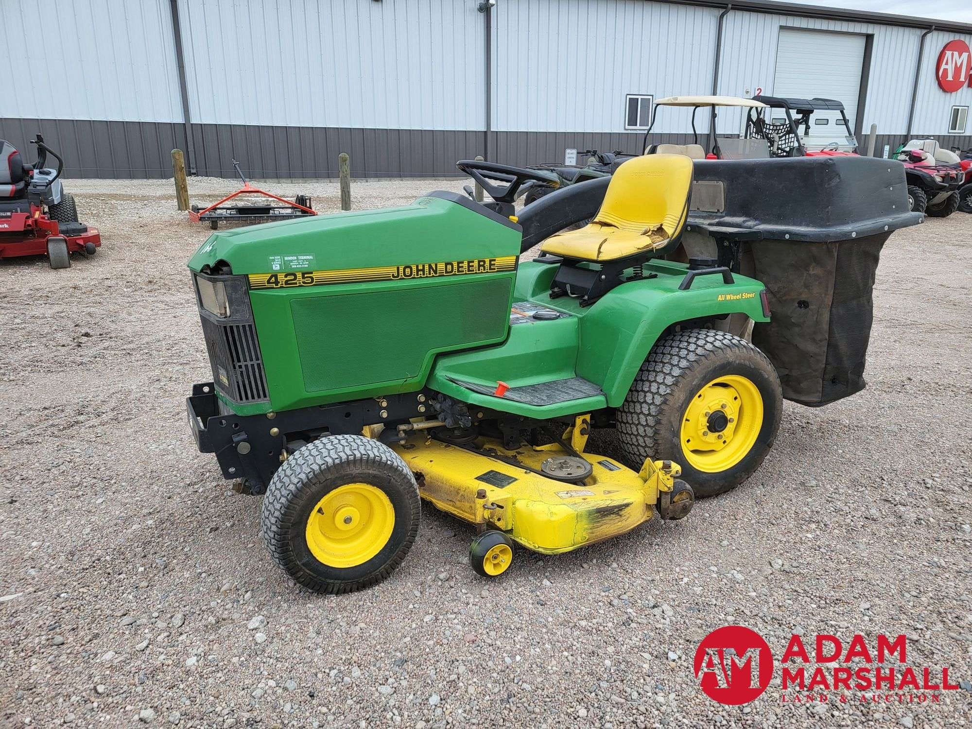 John Deere 425 Equipment Image0