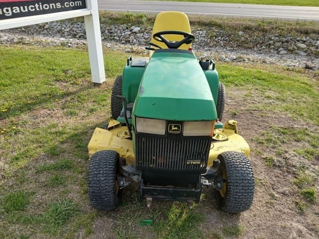 Image of John Deere 425 equipment image 1