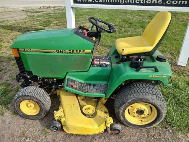 Image of John Deere 425 equipment image 4