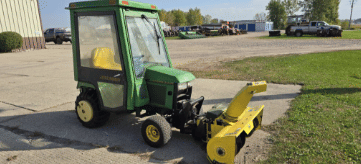 John Deere 425 Equipment Image0