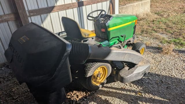 Image of John Deere 425 equipment image 1