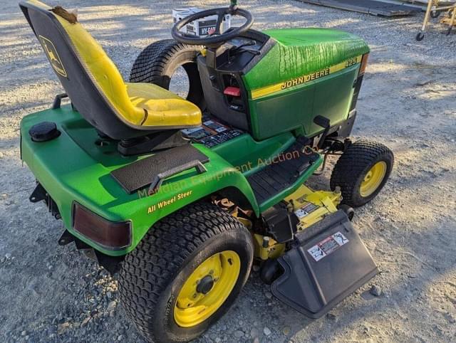Image of John Deere 425 equipment image 3