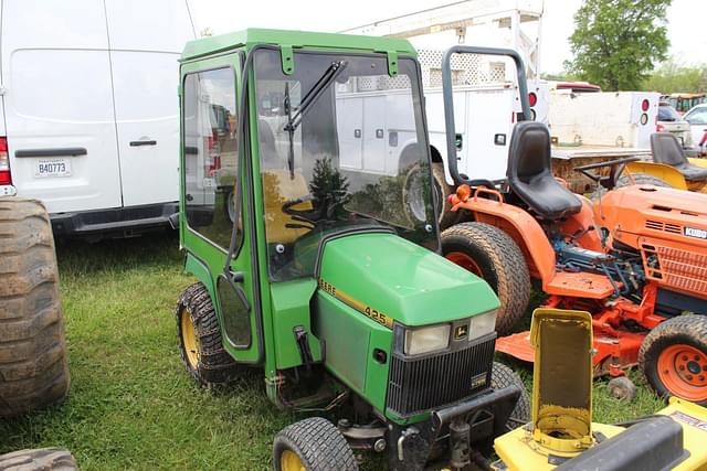 Image of John Deere 425 equipment image 4