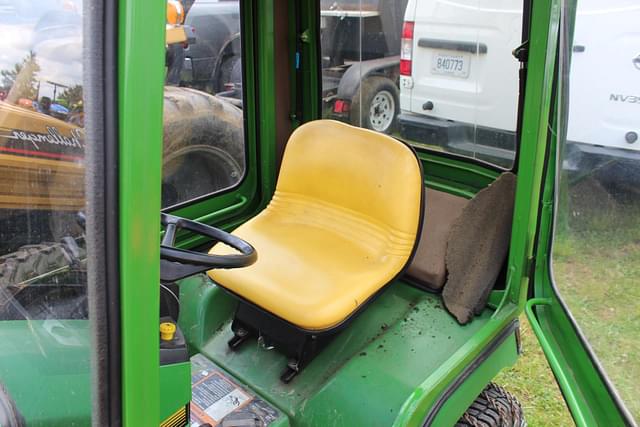 Image of John Deere 425 equipment image 1