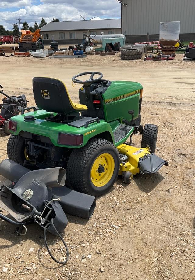 Image of John Deere 425 equipment image 3
