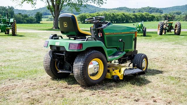 Image of John Deere 425 equipment image 4