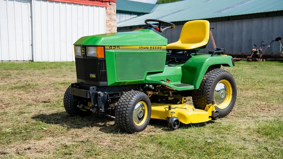 Image of John Deere 425 Primary image