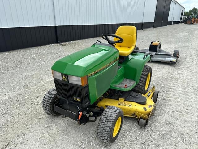 Image of John Deere 425 equipment image 1