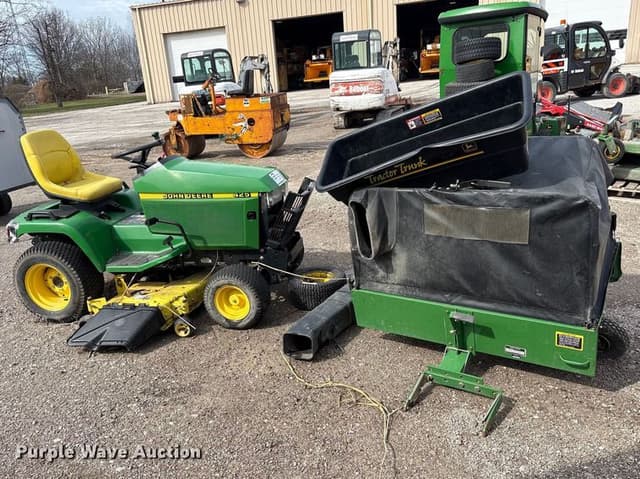 Image of John Deere 425 equipment image 3