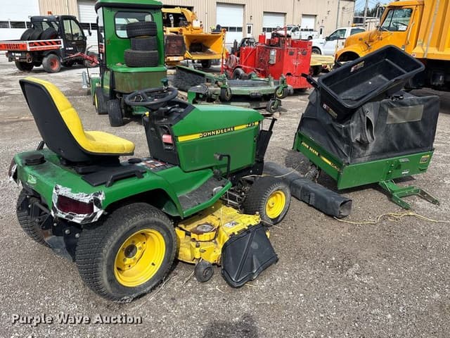 Image of John Deere 425 equipment image 4