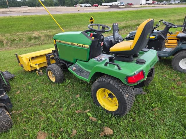 Image of John Deere 425 equipment image 2