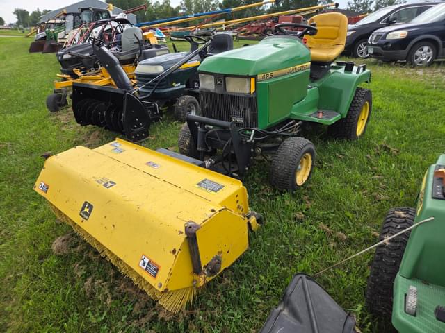 Image of John Deere 425 equipment image 1