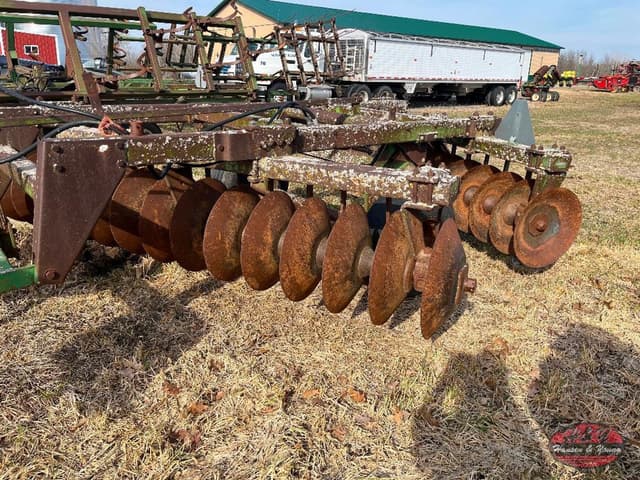 Image of John Deere 425 equipment image 2