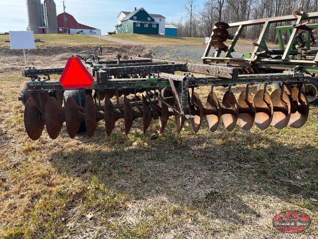 Image of John Deere 425 equipment image 3