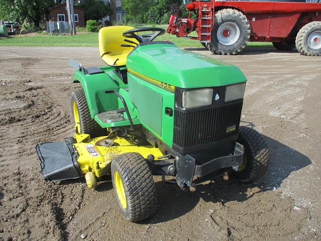 Image of John Deere 425 Primary image