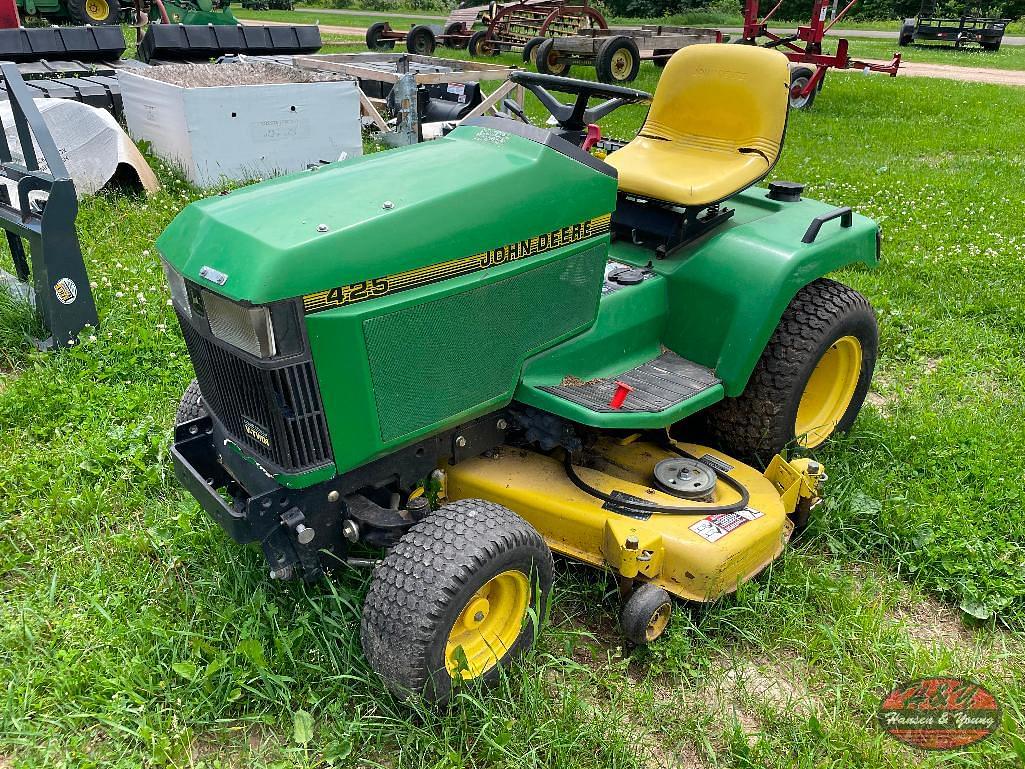 Image of John Deere 425 Primary image
