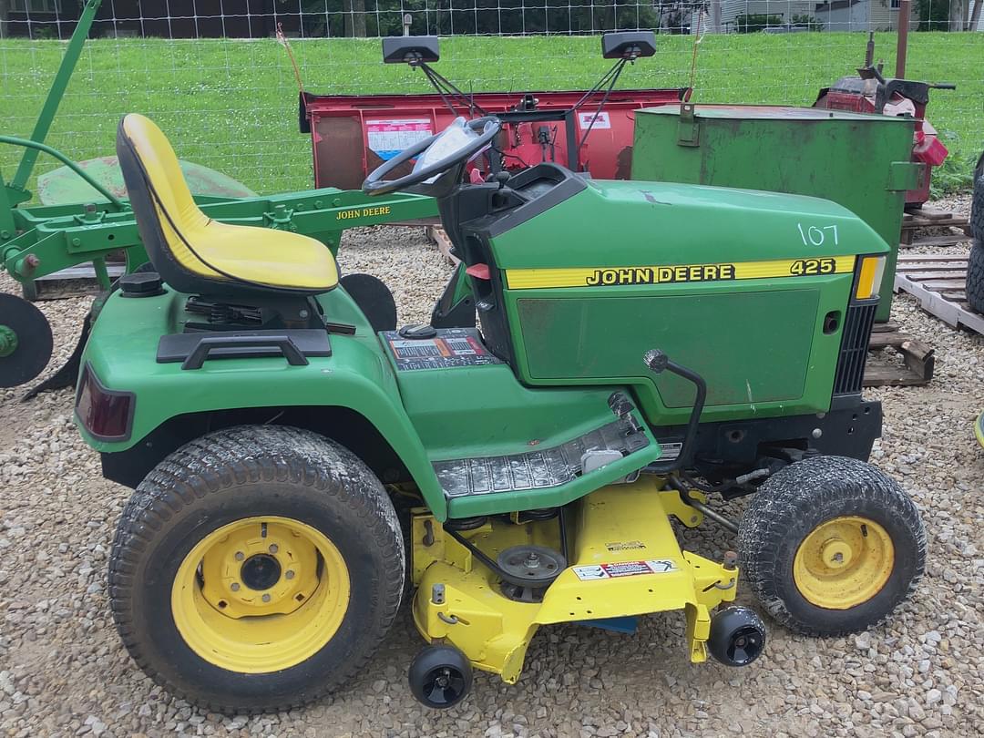 Image of John Deere 425 Primary image