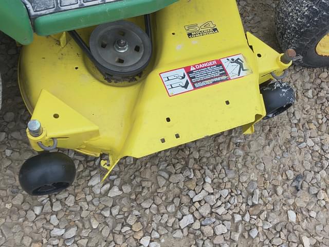 Image of John Deere 425 equipment image 4