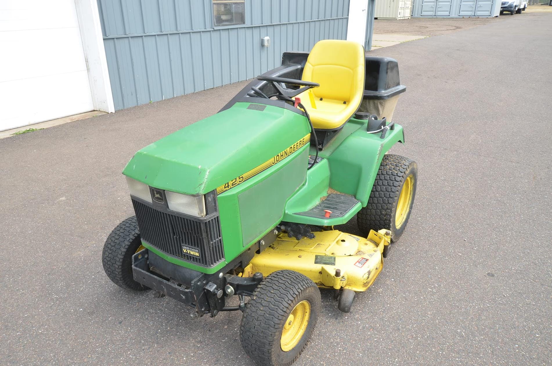 John Deere Z425 Equipment Image0