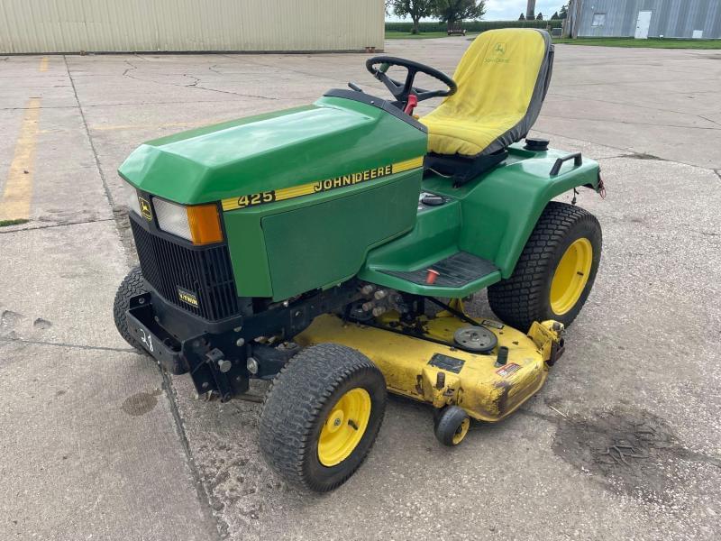 Image of John Deere 425 Primary image