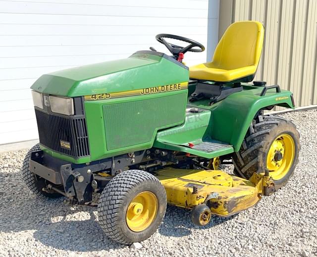 Image of John Deere 425 equipment image 1
