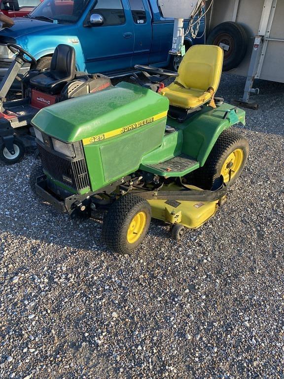 Image of John Deere 425 Image 0