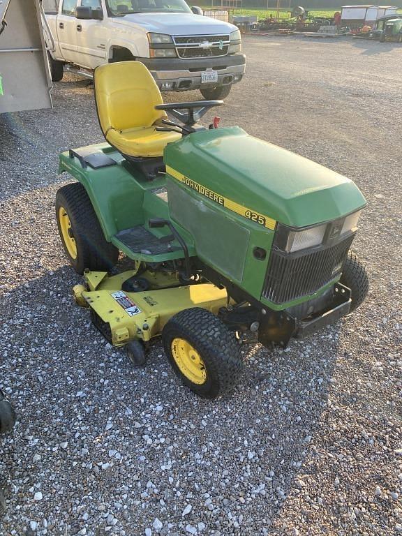 Image of John Deere 425 Image 1